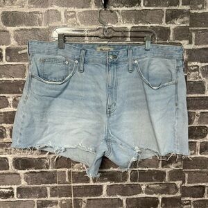 Madewell relaxed denim shorts cut off light wash